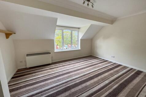 Chalet Court, Bordon, Hampshire, GU35 photo 4