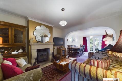 Sitting Room/Dining Room