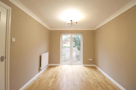 Harwood Drive, Kettering photo 4
