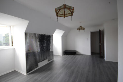 Coastal Living ¿ Spacious Three-Bedroom Flat wi