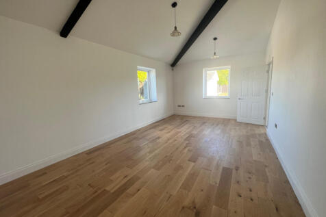Hounds Grove, Noak Hill, RM4 photo 4
