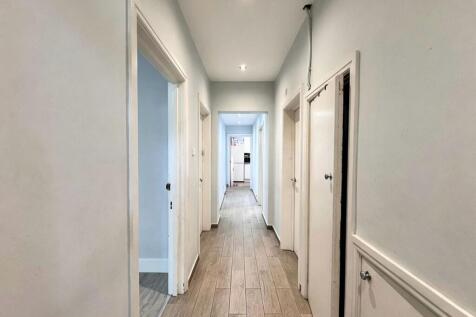 Flat 1 74 chaplin...