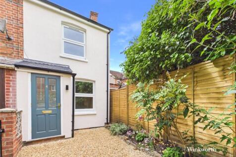 Ashton Road, Newbury, Berkshire, RG14 photo 3