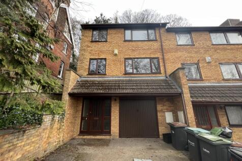 3 bedroom Town House for rent
