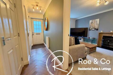 Entrance Hallway/Lounge