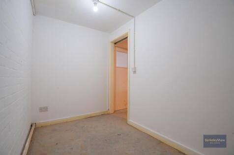 7 Bradman Road-29.jpg