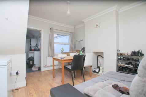 Queens Road, Watford, WD17 photo 3