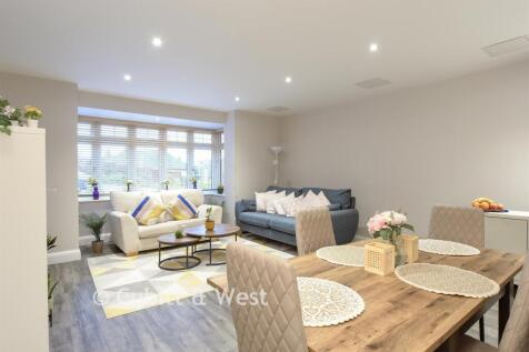 Kitchen Lounge/Dining Room