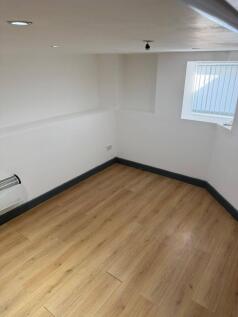 Basement Flat, 23 Hamilton Place, Leeds, LS7 4BW photo 4