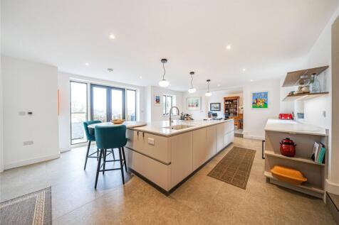 Kitchen/Breakfast