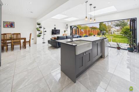 Presented by Clinton at EweMove Bexleyheath and Da