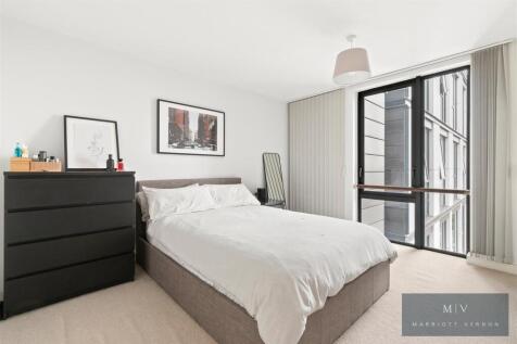 Centrillion Point F 153 MV-1.jpg