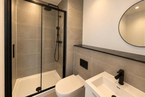 617 Bathroom 2