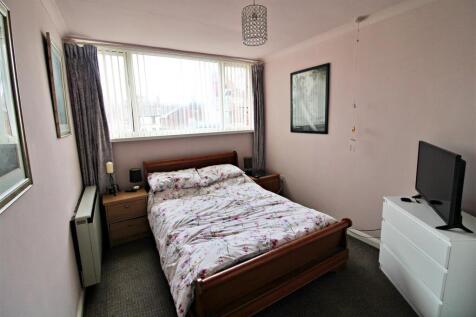 Bedroom 1.JPG