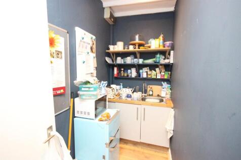 communal kitchen.JPG