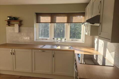 Kitchen Area: