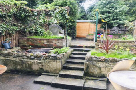 Spacious Rooms in Putney