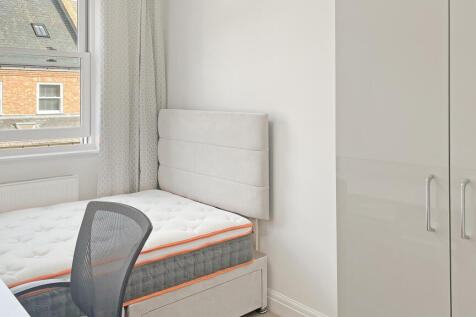 38 Gordon Street, Leamington Spa photo 4