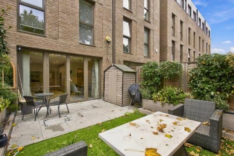Bourke Close, London, SW4 photo 4