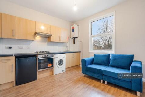 Kitchen/ Dining Room