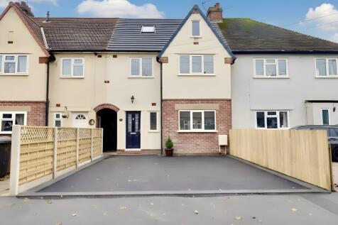 Front view of property