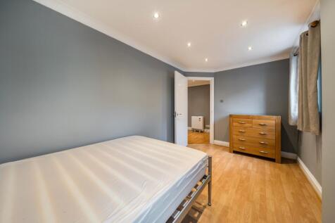 1375550-7-690b697...