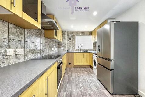 3 Bedroom Terraced for Rent