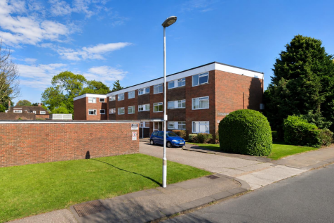 For Rent by Aspire Residential | St Andrews Garden