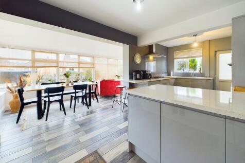 Open Plan Dining Kitchen/Family Area