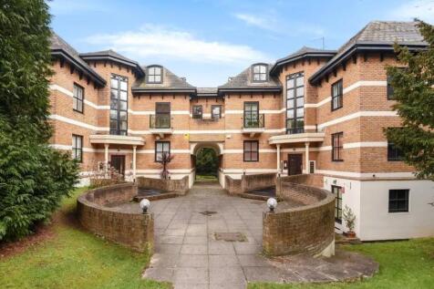 2 BEDROOM 2 BATHROOM IN HARROW-ON-THE-HILL