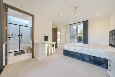 1385899-12-69272d...