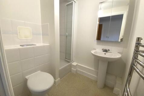 14 - En-Suite.jpg