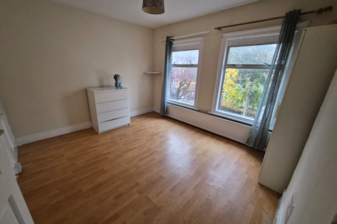 Baker Street, Luton, Bedfordshire, LU1 photo 4