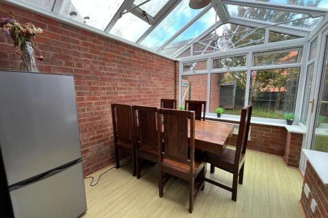 Hatcher Crescent, Hythe Quay, Colchester, CO2 photo 3