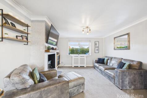 Sitting/Dining Room