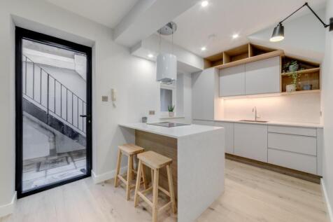 KITCHEN 2.jpg