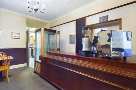 CAM04201G0-PR0017-STILL005