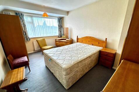 8e5d695d-b672-45e...