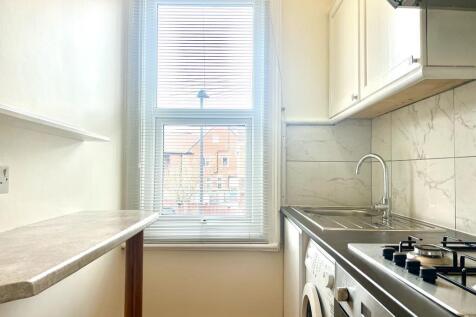 Spencer Road, Harrow photo 4