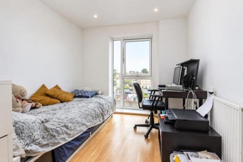Townshend House, Rosemont Road, London, W3 9AX photo 4