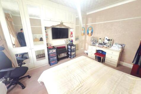 WhatsApp Image 2025-12-10 at 15.21.403.jpeg