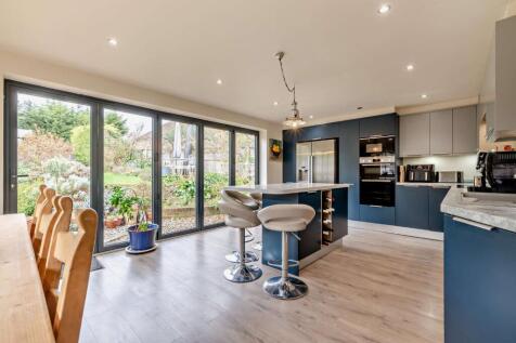 Kitchen/Dining Area