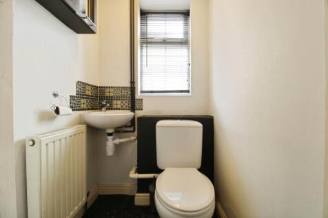 Cloakroom/wc
