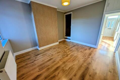 South Street North, New Whittington, Chesterfield photo 3