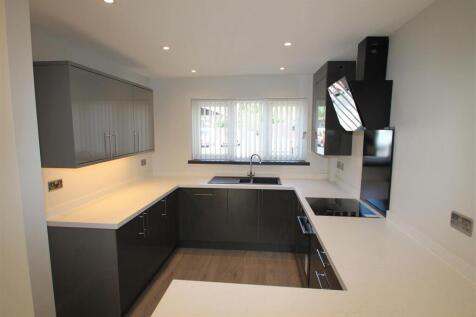 Clough Fold Road, Hyde photo 4