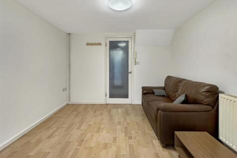 Verulam Way, Cambridge photo 4