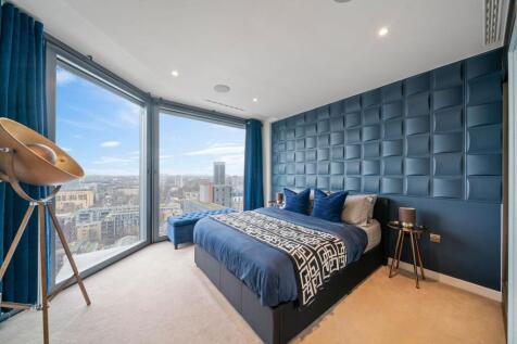 London, EC1V - property photo