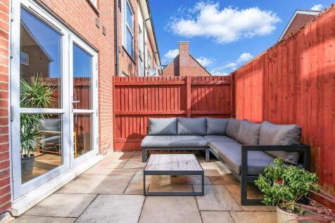 15 Capswell Court_Externals-4.jpg