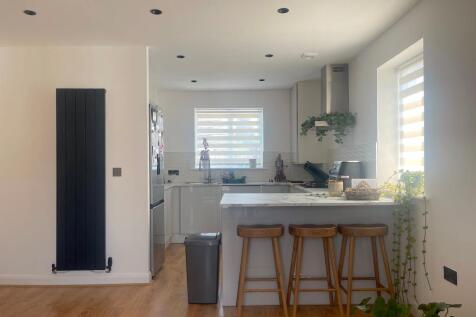 Living Room/Dining Room/Kitchen (3)