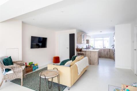 4 Hanbury Lane-18.jpg